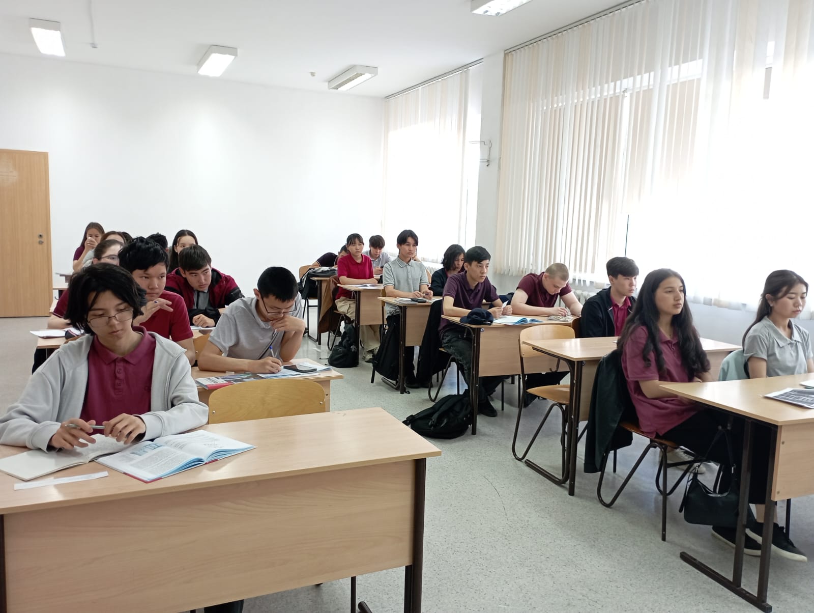 https://ptk-astana.edu.kz/storage/app/uploads/public/683/55f/3b0/68355f3b00248516667561.jpg
